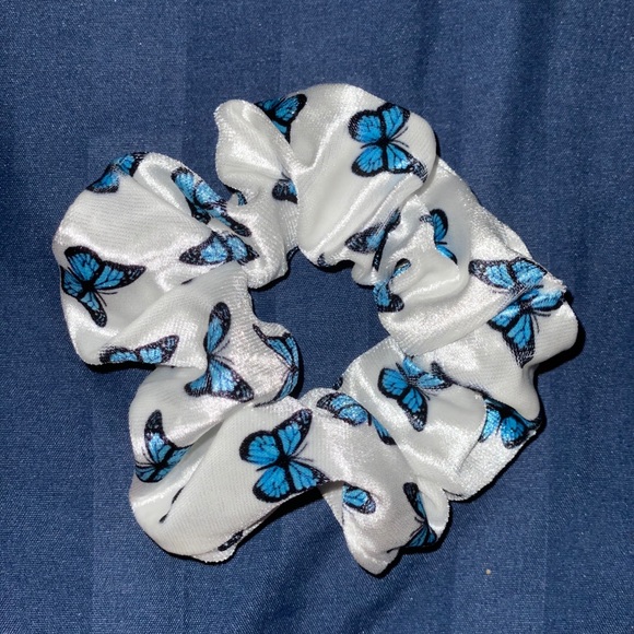 Yours Truly Blue Butterfly Scrunchie - Picture 1 of 1